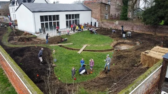 Chantier participatif du jardin-forêt communal de Beauvechain